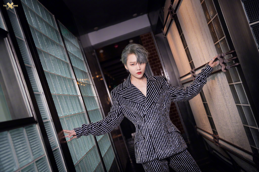 the9刘雨昕钻条纹套装酷美写真图片712