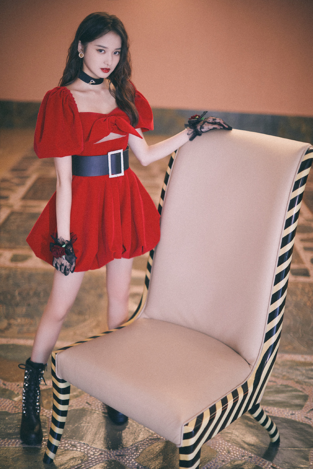 陈昕葳红色短裙性感写真图片59