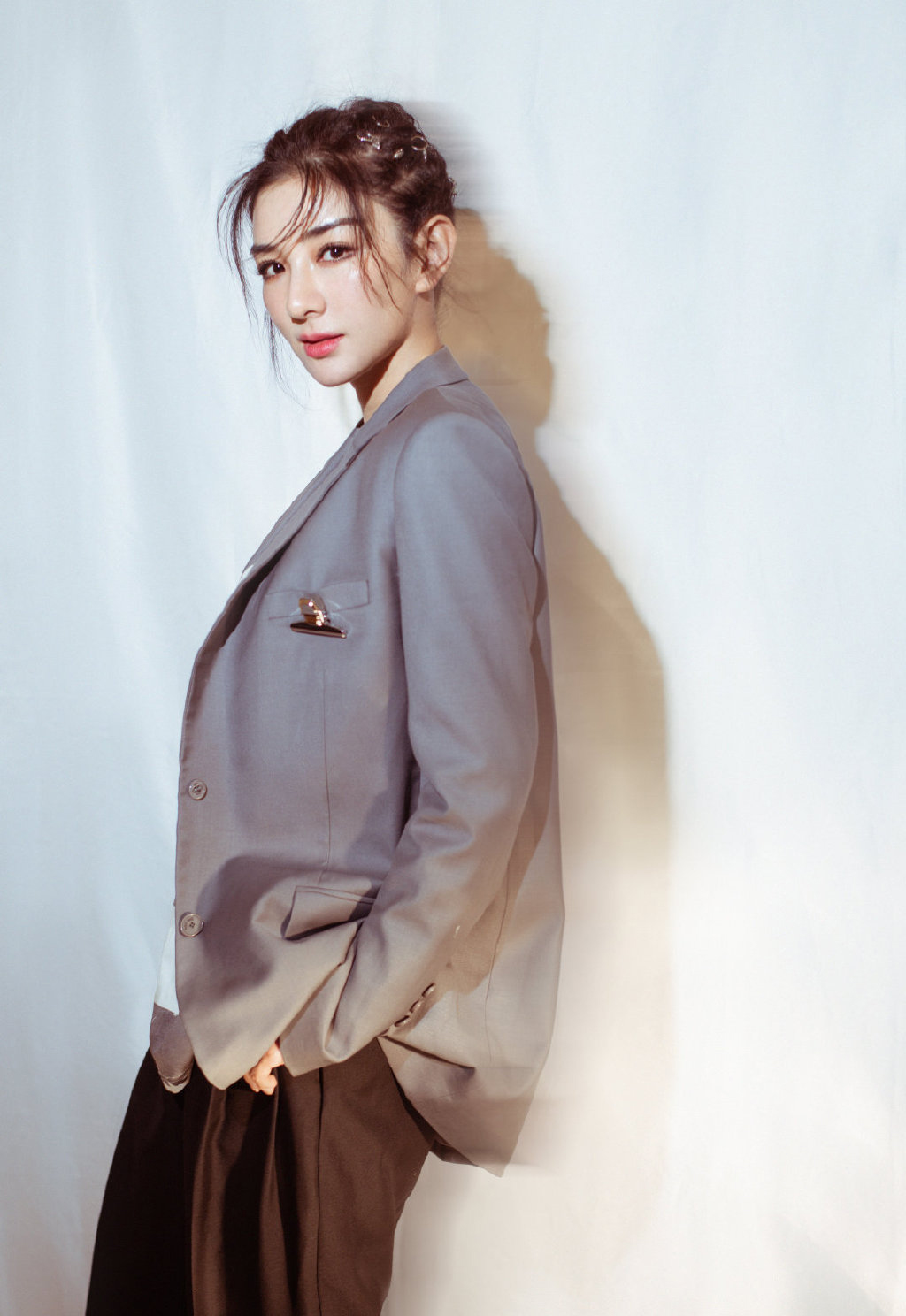 黄奕利落西服性感图片写真16