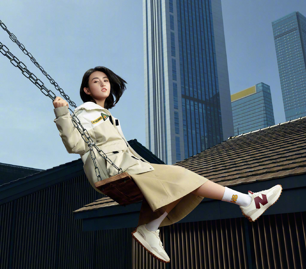 > 张子枫运动风时尚大片写真图片(4/9)