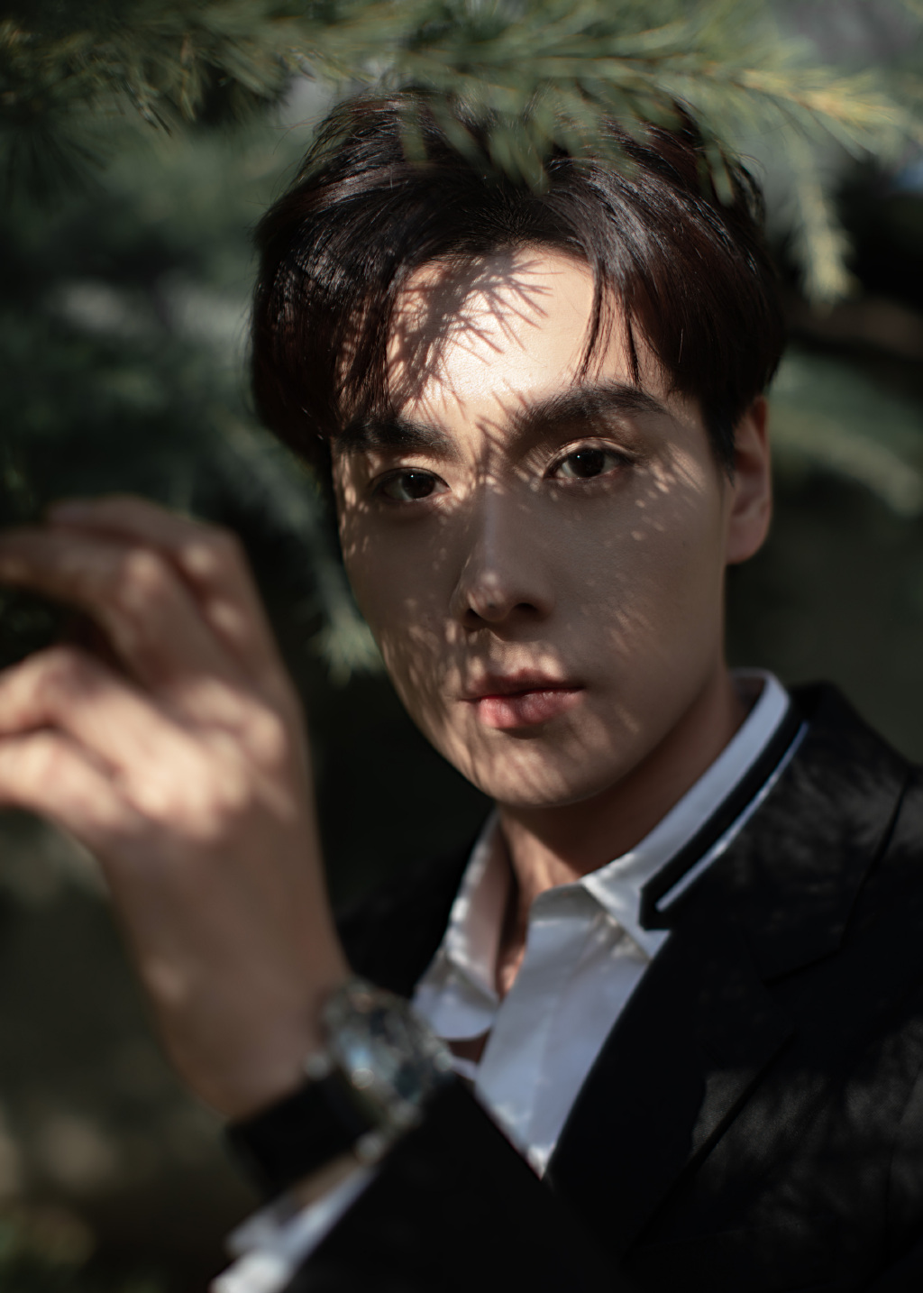 胡一天黑色西装超帅写真图片19