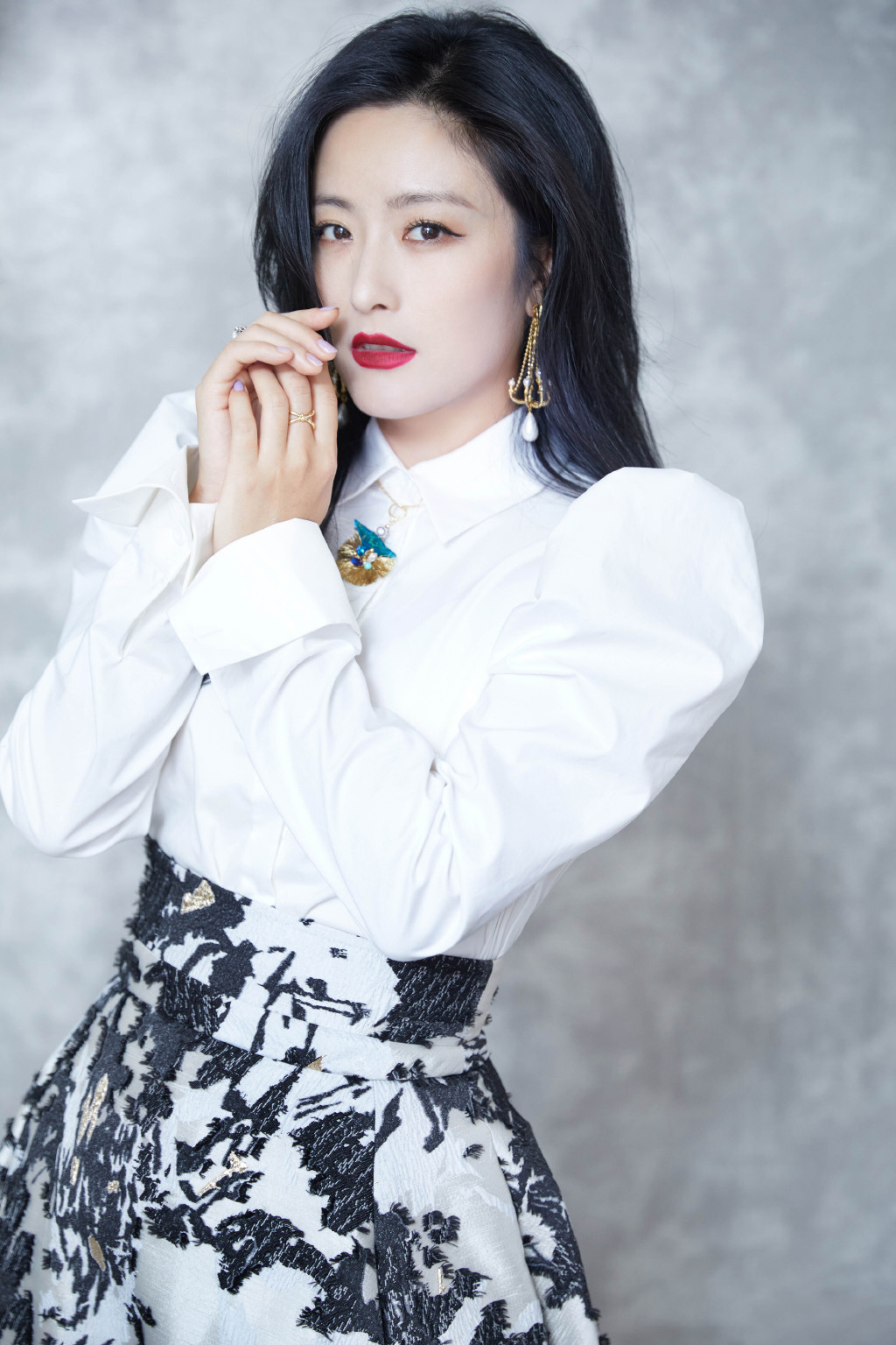 徐百慧印花长裙优雅写真图片19