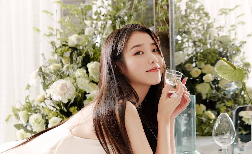 iu李知恩吊带白裙性感写真图片29