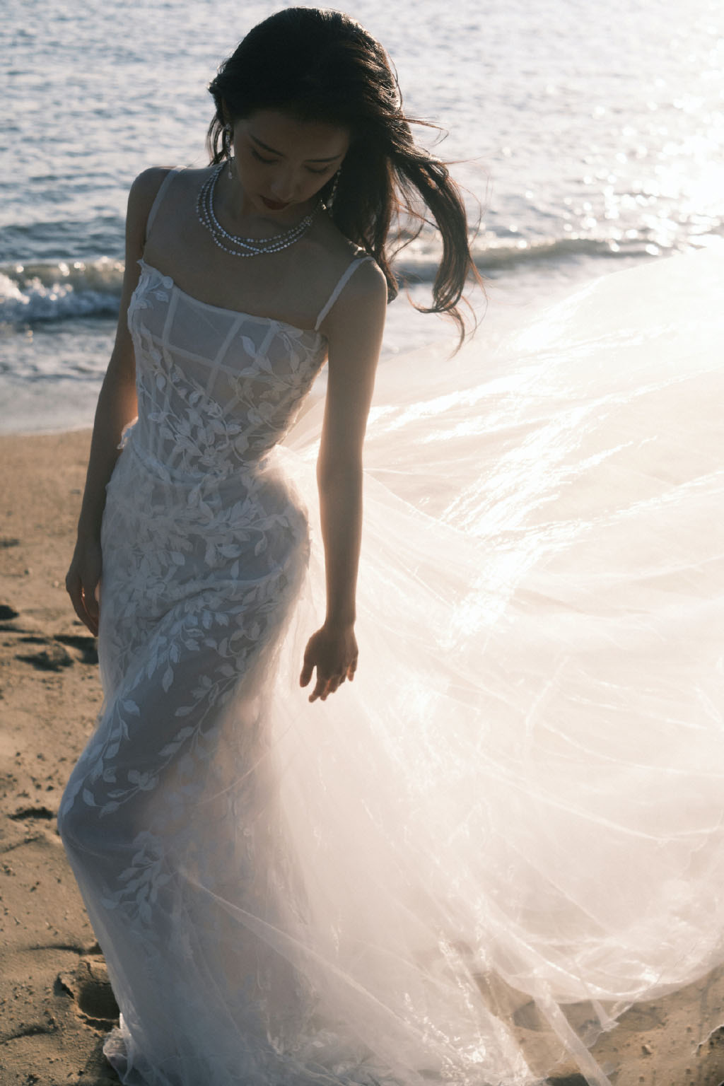 陈都灵海边落日优雅写真图片1516