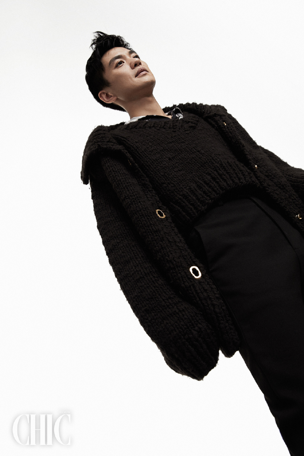 周一围黑白成熟帅气写真图片512