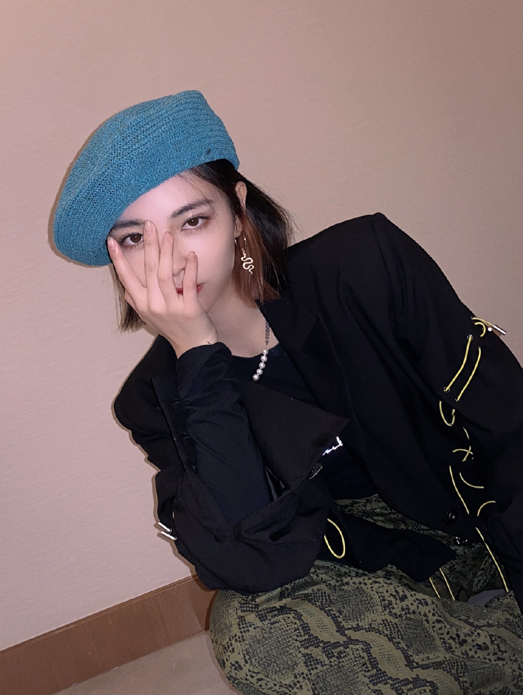 许佳琪甜酷私服自拍照图片89