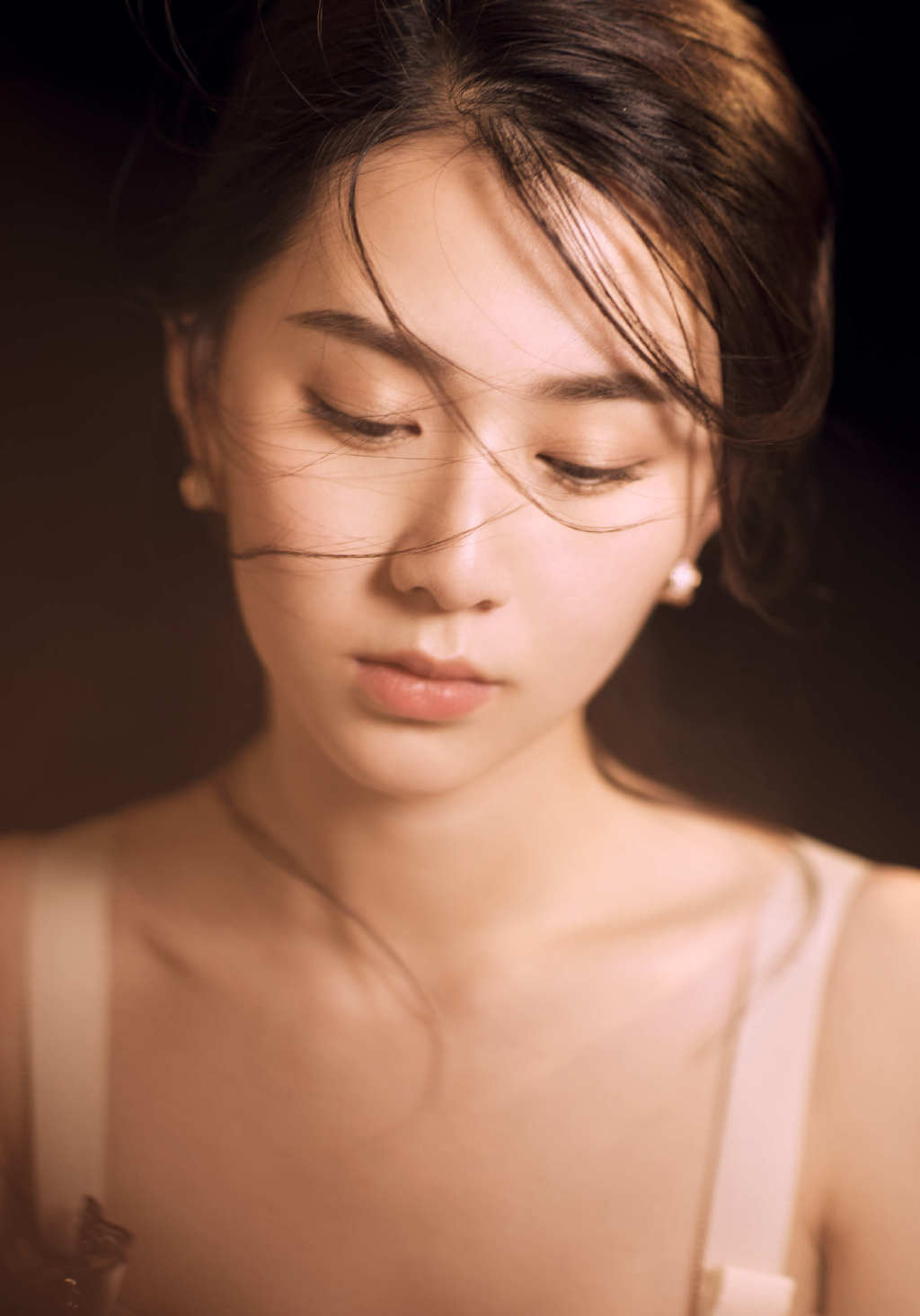 关芯优雅气质性感图片写真39