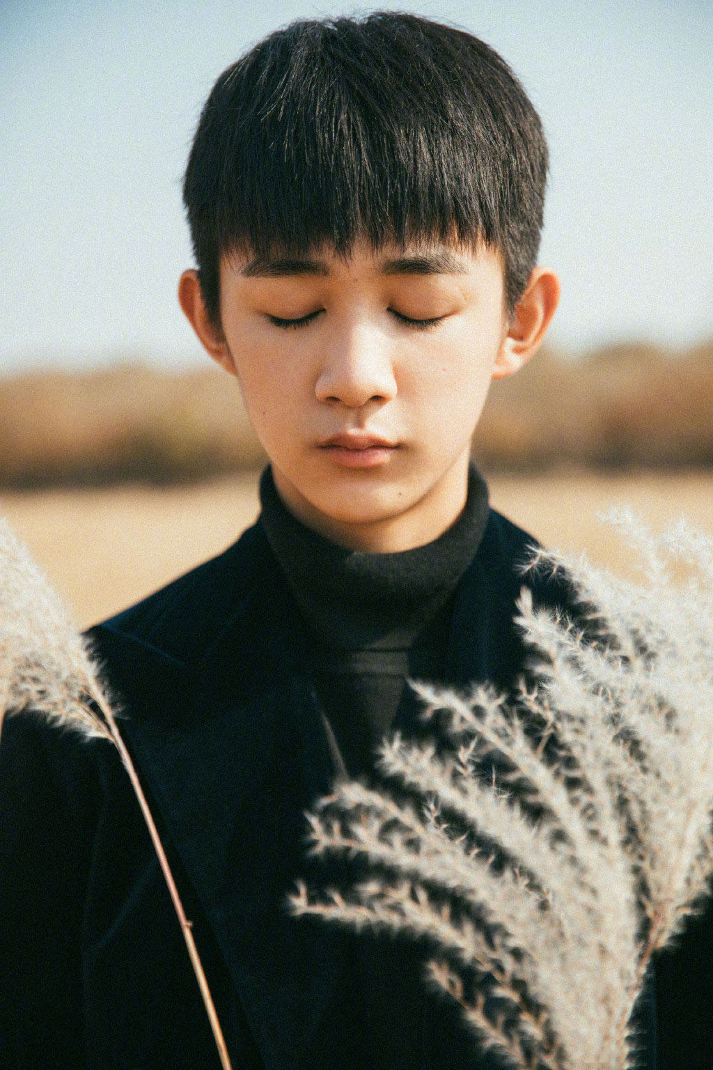 荣梓杉成熟黑色系写真图片48