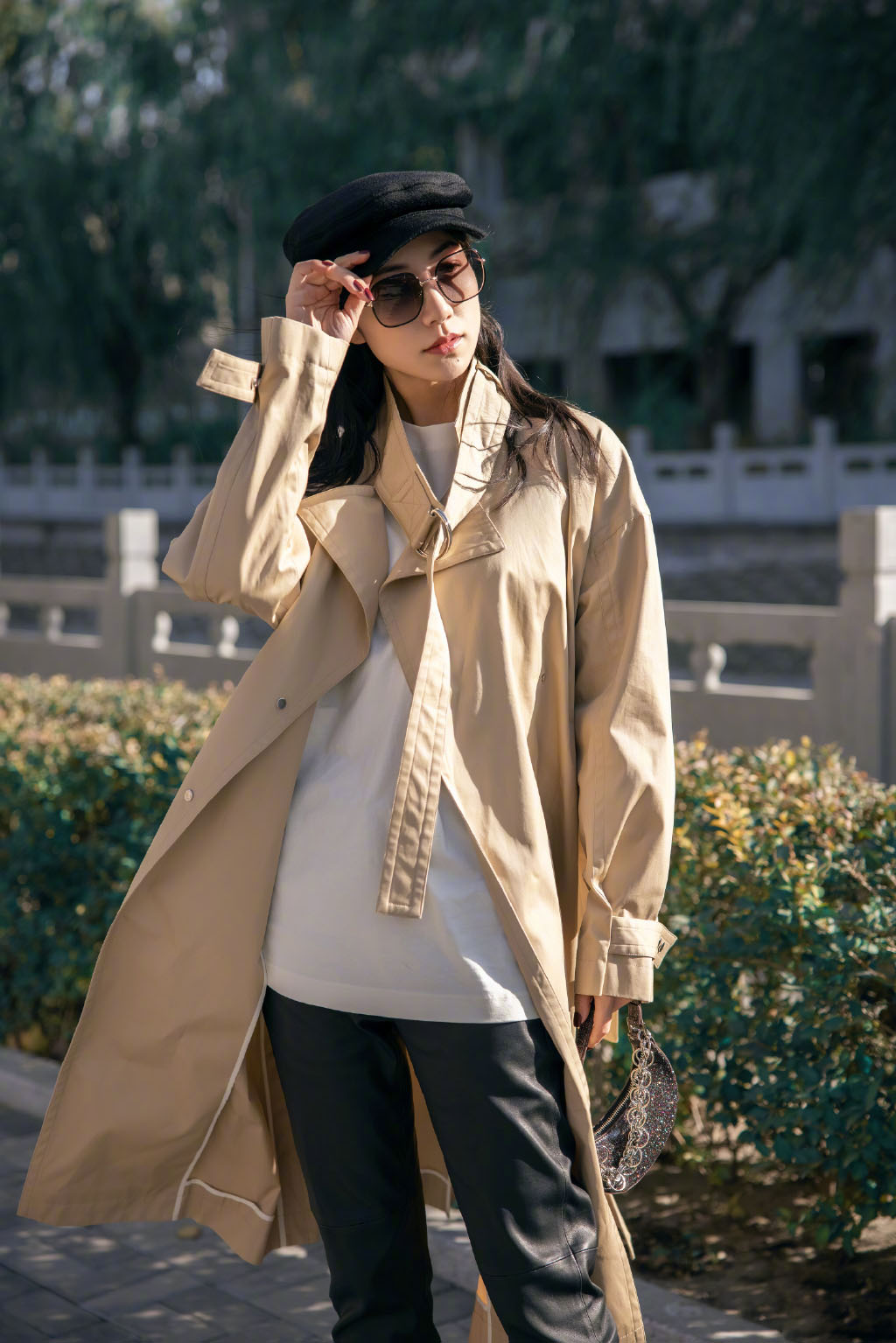 韩雪风衣墨镜潇洒街拍写真图片49