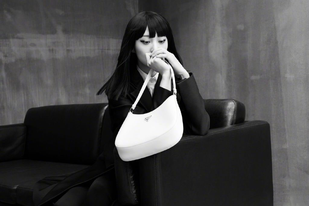 郑爽猫眼妆黑白大片写真图片89