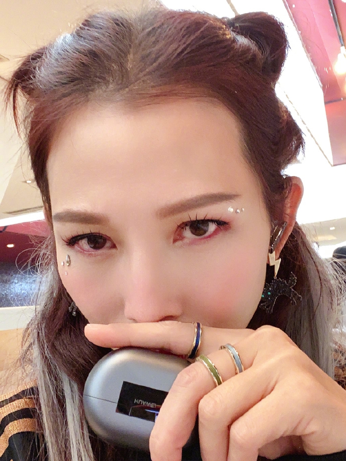 蔡少芬笑容明媚动人美艳自拍图片67